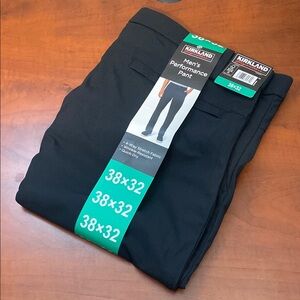 Kirkland Signature Men's Performance Pant, Wrinkle-Resistant Black